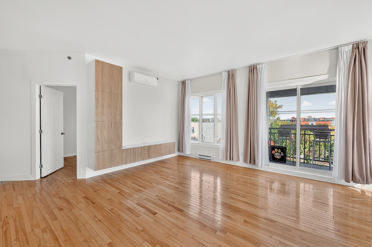 Salon — 3080 Rue du Trianon, Montréal