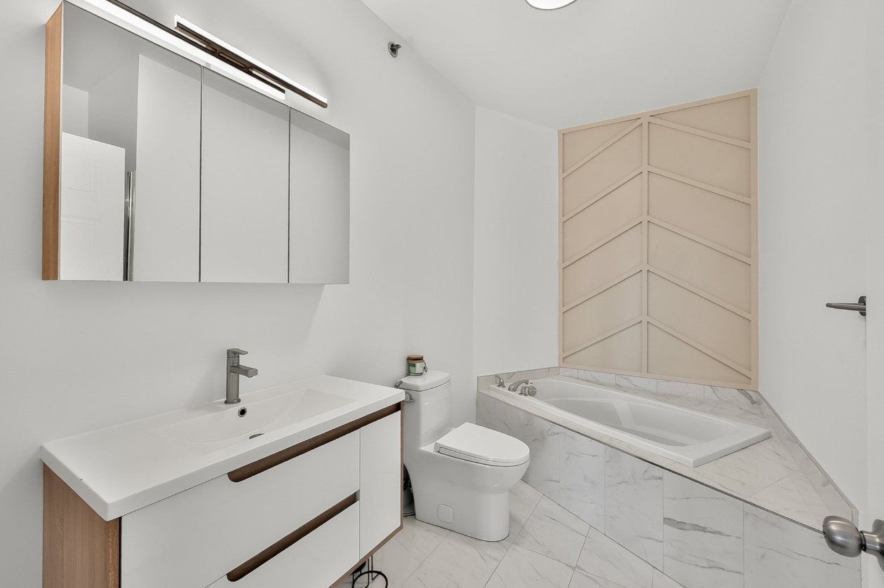 Salle de bains — 3080 Rue du Trianon, Montréal