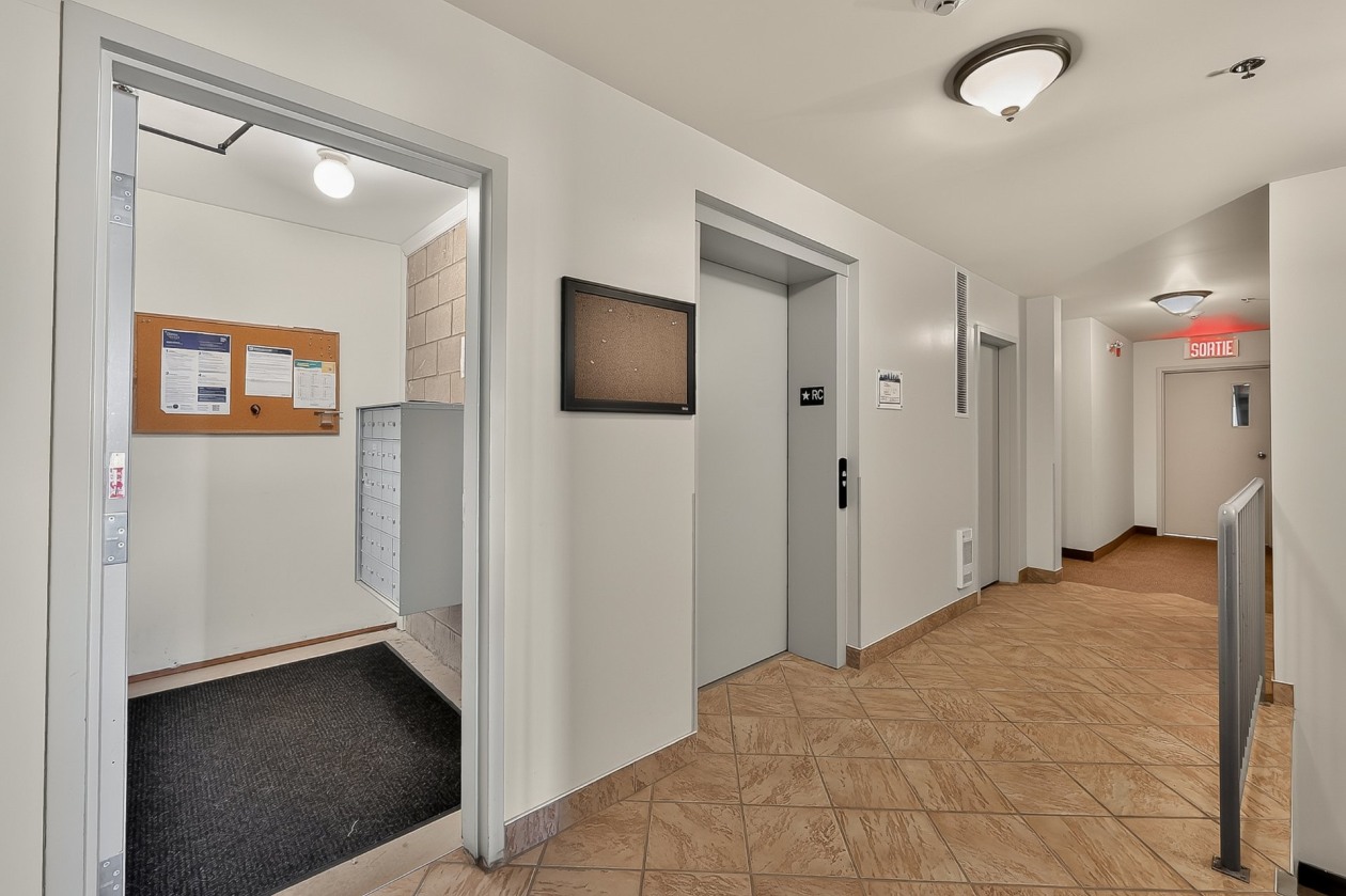 Ascenseur — 3080 Rue du Trianon, Montréal