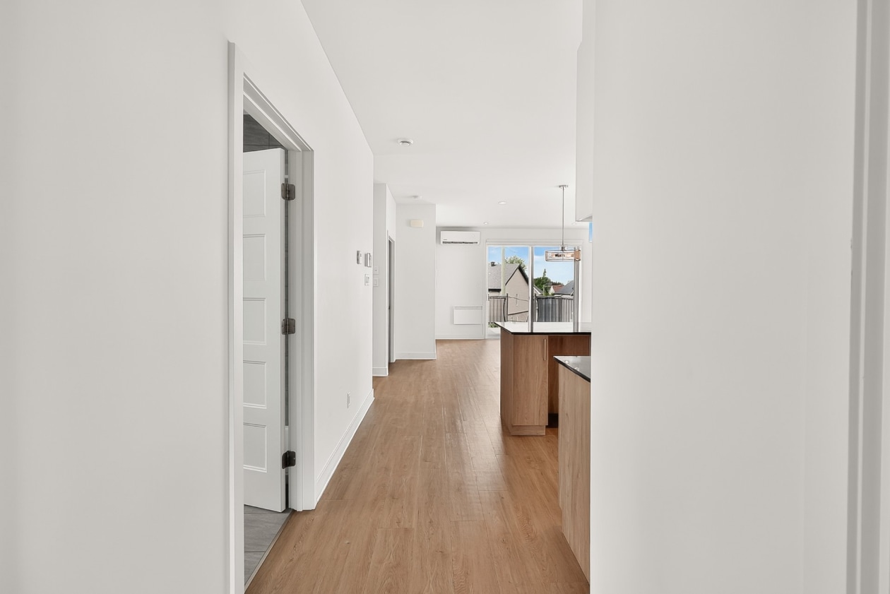 Corridor — 1505 - 1509 Rue Tekakwitha, Laval