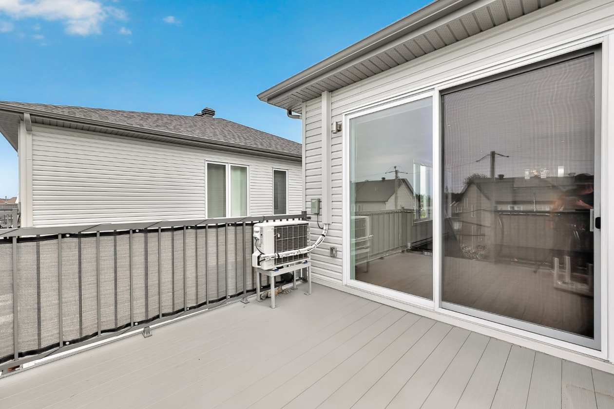 Balcon — 1505 - 1509 Rue Tekakwitha, Laval