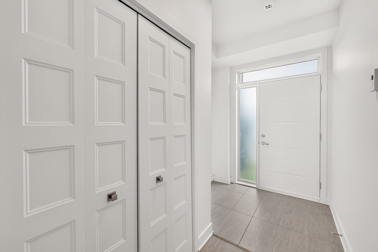 Hall d'entrée — 1505 - 1509 Rue Tekakwitha, Laval