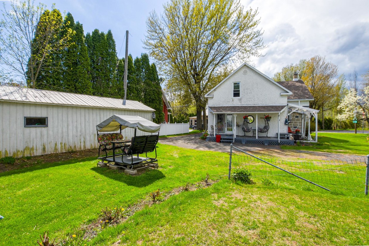 Vue d'ensemble — 2045 - 2065 Av. Nicolas-Perrot, Bécancour