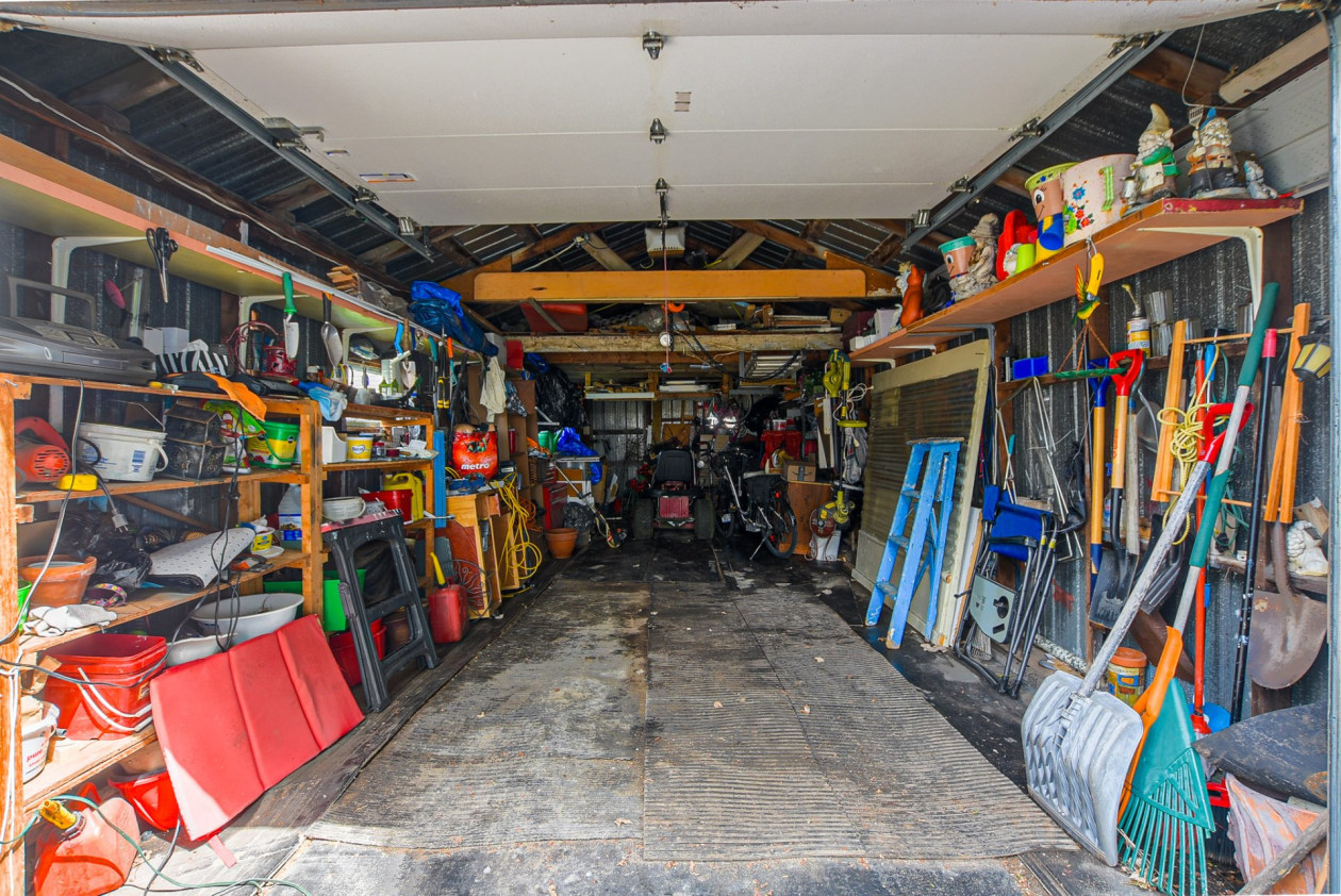 Garage — 2045 - 2065 Av. Nicolas-Perrot, Bécancour