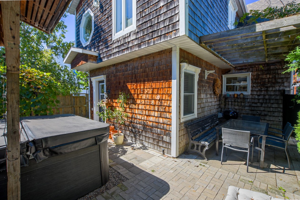 Terrasse — 176 Rue de Monseigneur-Signay, Nicolet