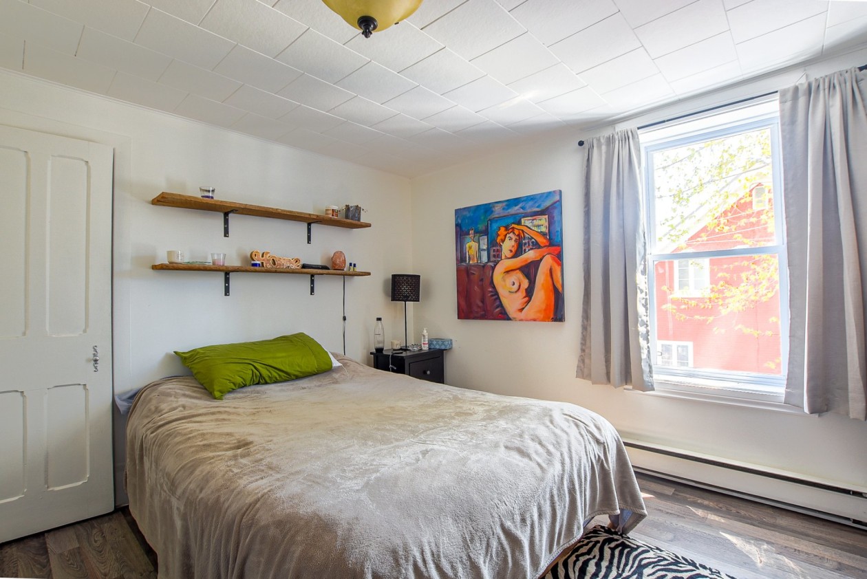Chambre à coucher — 2045 - 2065 Av. Nicolas-Perrot, Bécancour