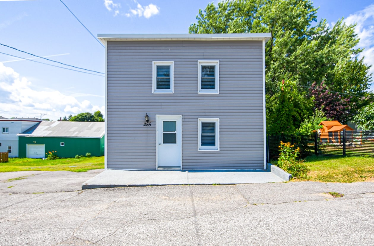 Façade — 255 Rue du Curé-Fortier, Nicolet