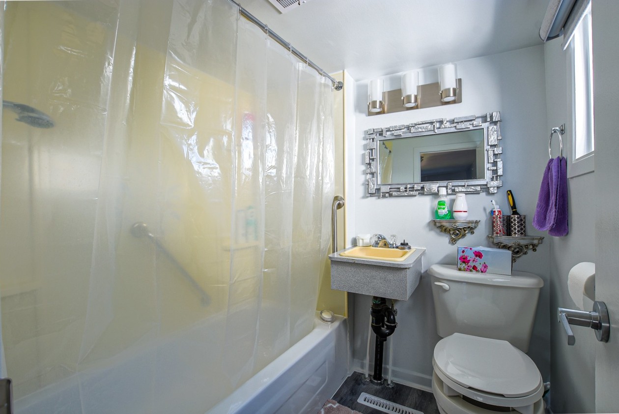 Salle de bains — 255 Rue du Curé-Fortier, Nicolet