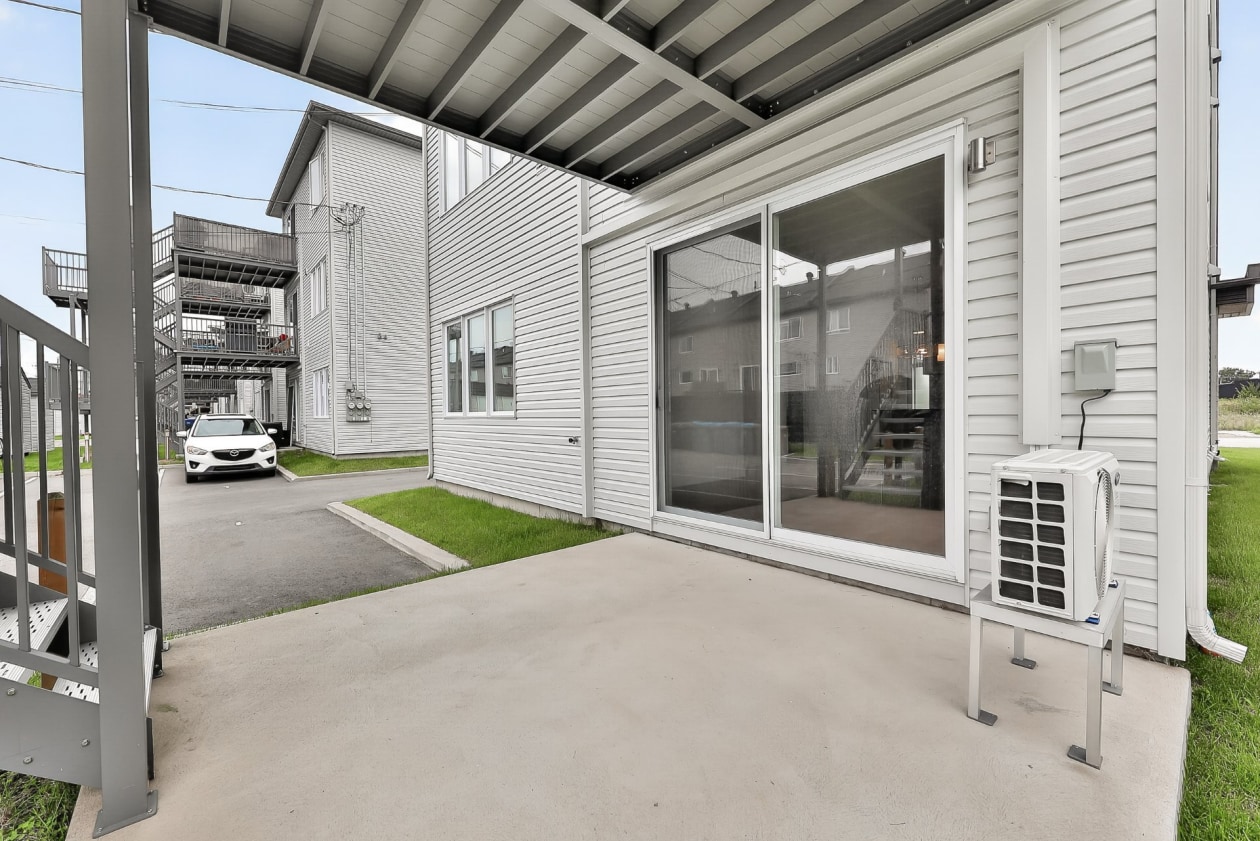 Terrasse — 1505 - 1509 Rue Tekakwitha, Laval