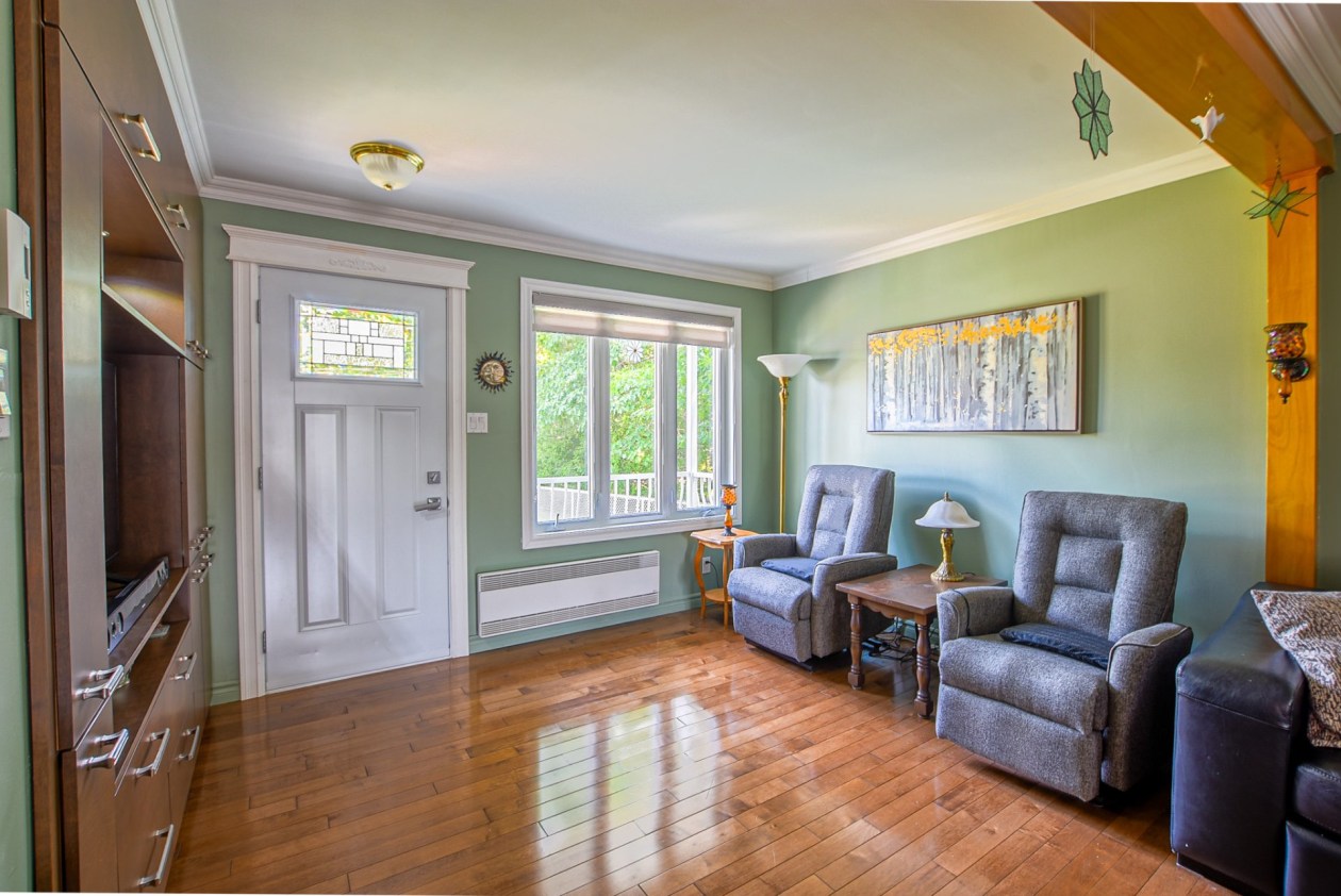 Salon — 210 Rue Sicotte, Trois-Rivières