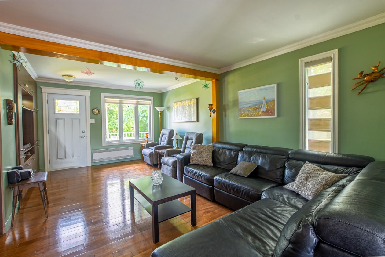 Salon — 210 Rue Sicotte, Trois-Rivières