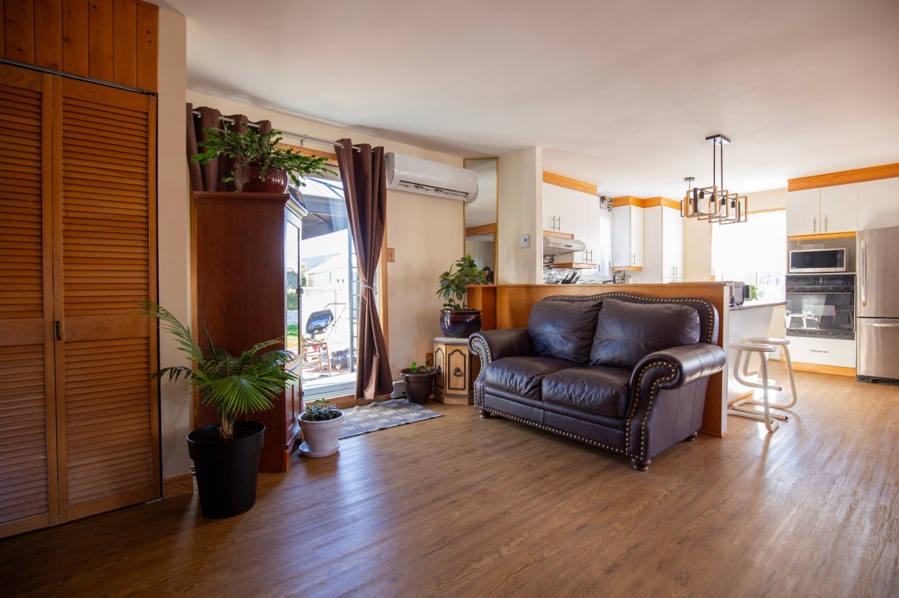 Salon — 10 Rue Lafontaine, Clermont