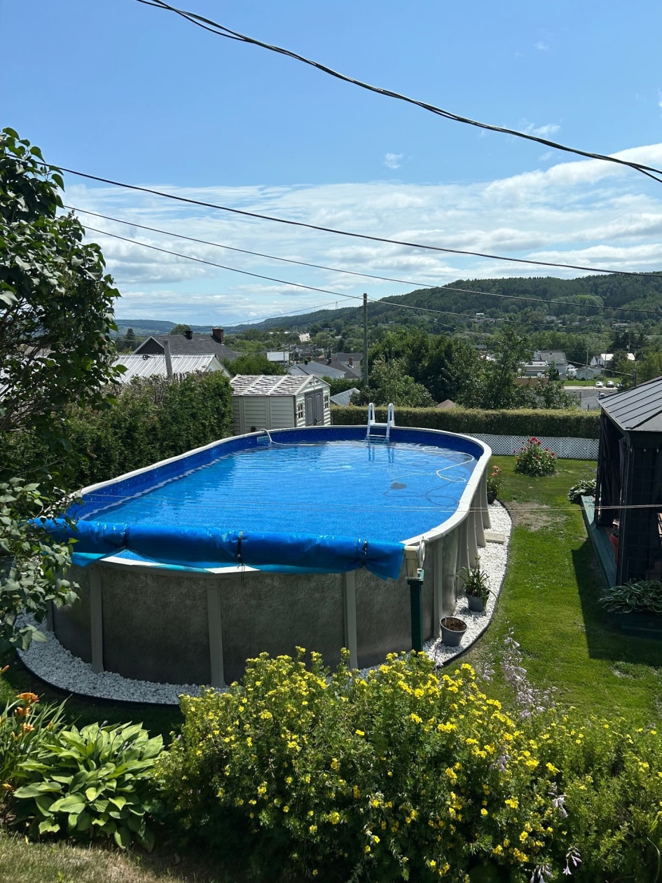Piscine — 10 Rue Lafontaine, Clermont