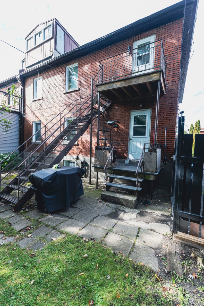 Face arrière — 650 - 650A 18e Avenue, Montréal