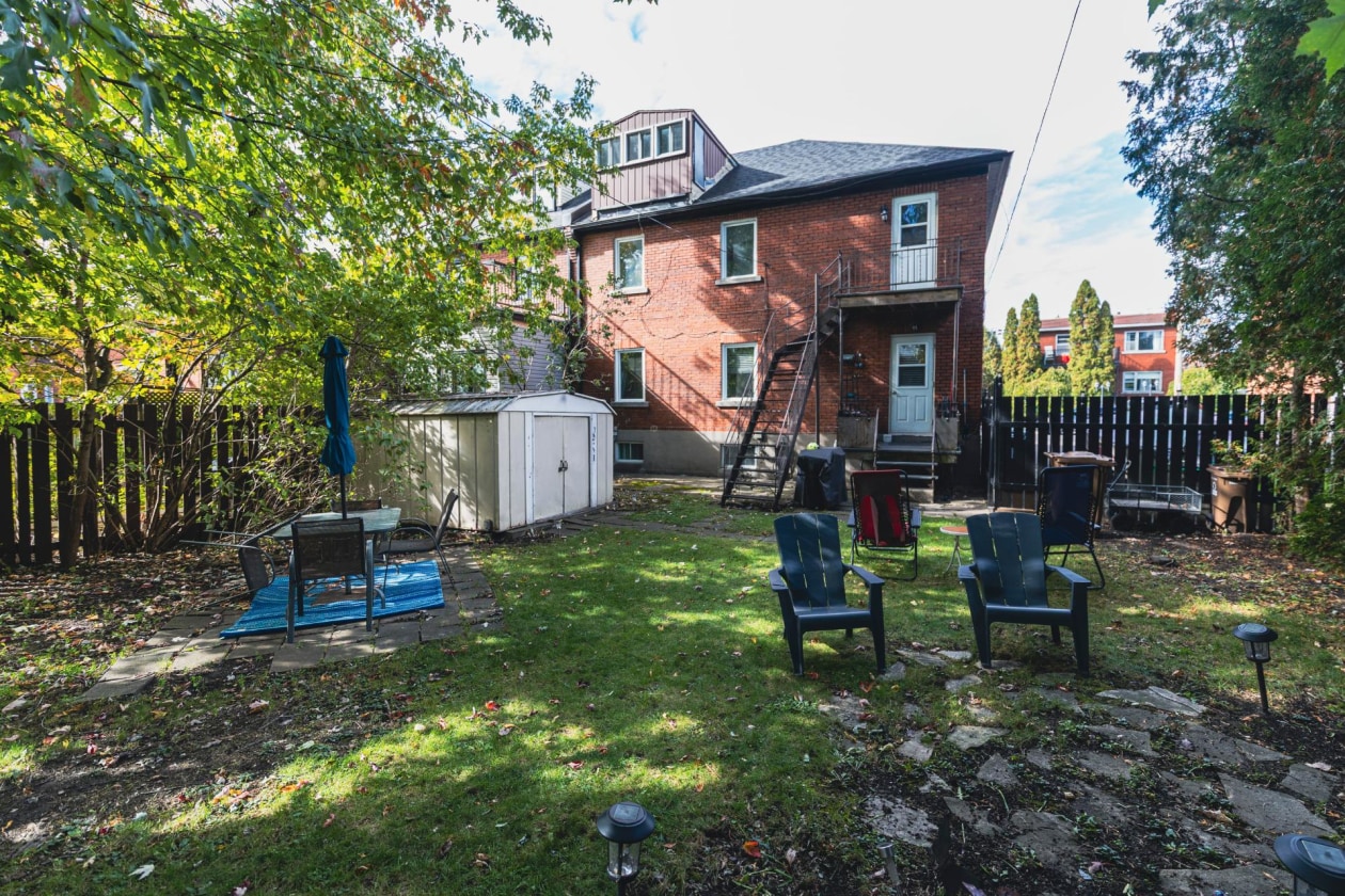 Cour — 650 - 650A 18e Avenue, Montréal