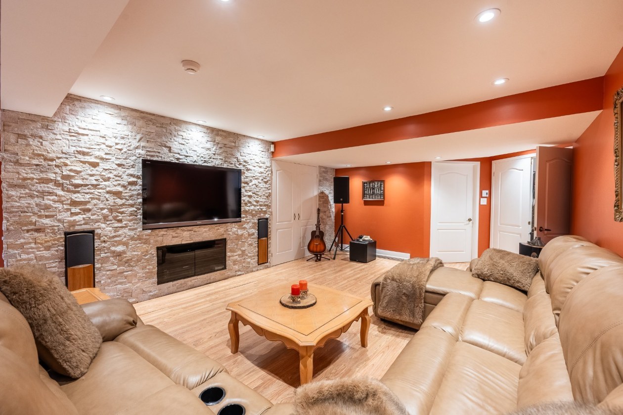 Salle familiale — 231 Ch. du Richelieu, Saint-Basile-le-Grand