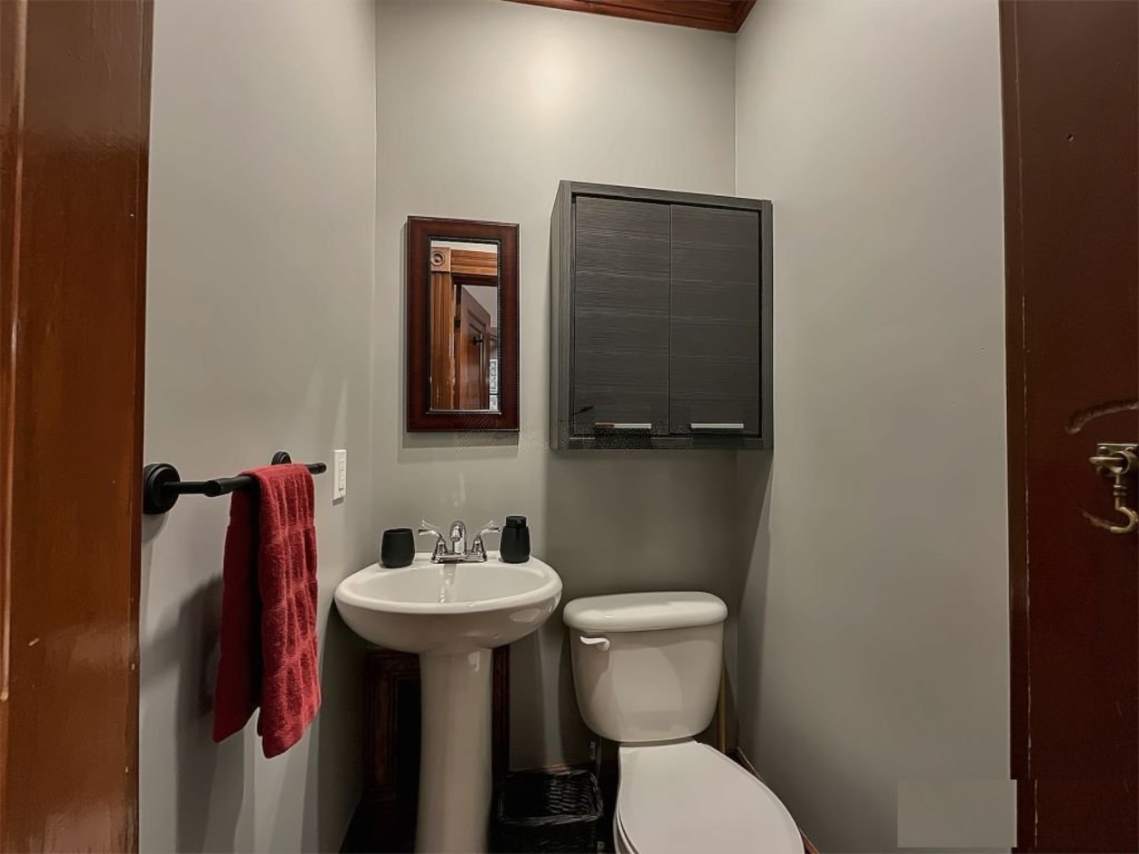 Salle d'eau — 18 Rue Codaire, Saint-Paul-d'Abbotsford