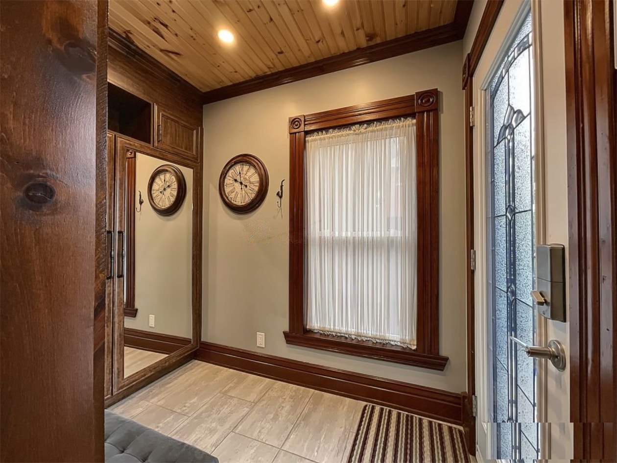 Hall d'entrée — 18 Rue Codaire, Saint-Paul-d'Abbotsford