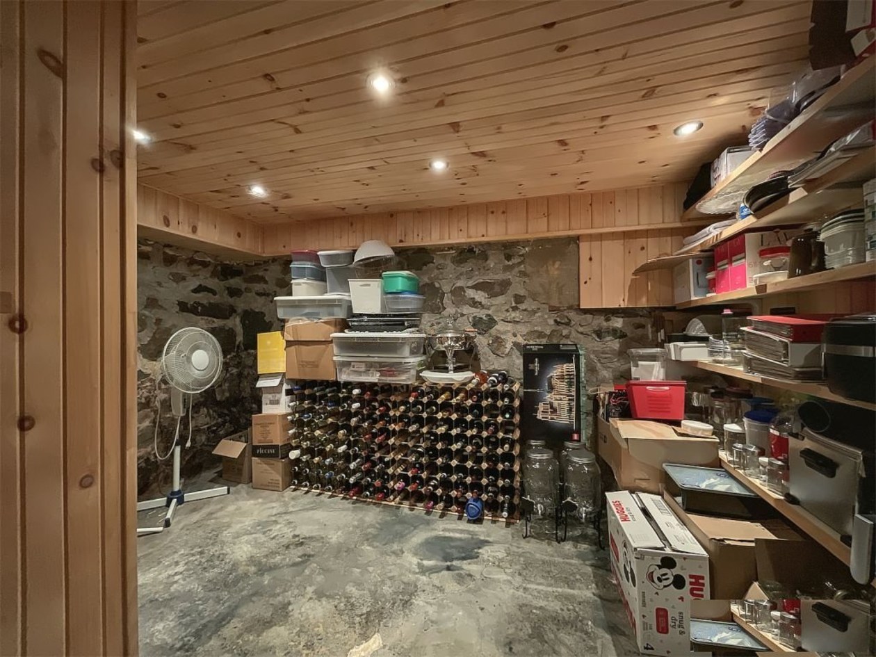 Rangement — 18 Rue Codaire, Saint-Paul-d'Abbotsford
