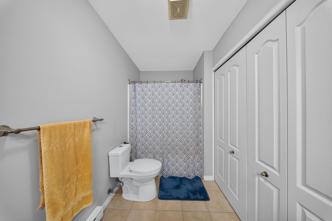 Salle de bains — 436 - 438 Rue Colbert, Sherbrooke