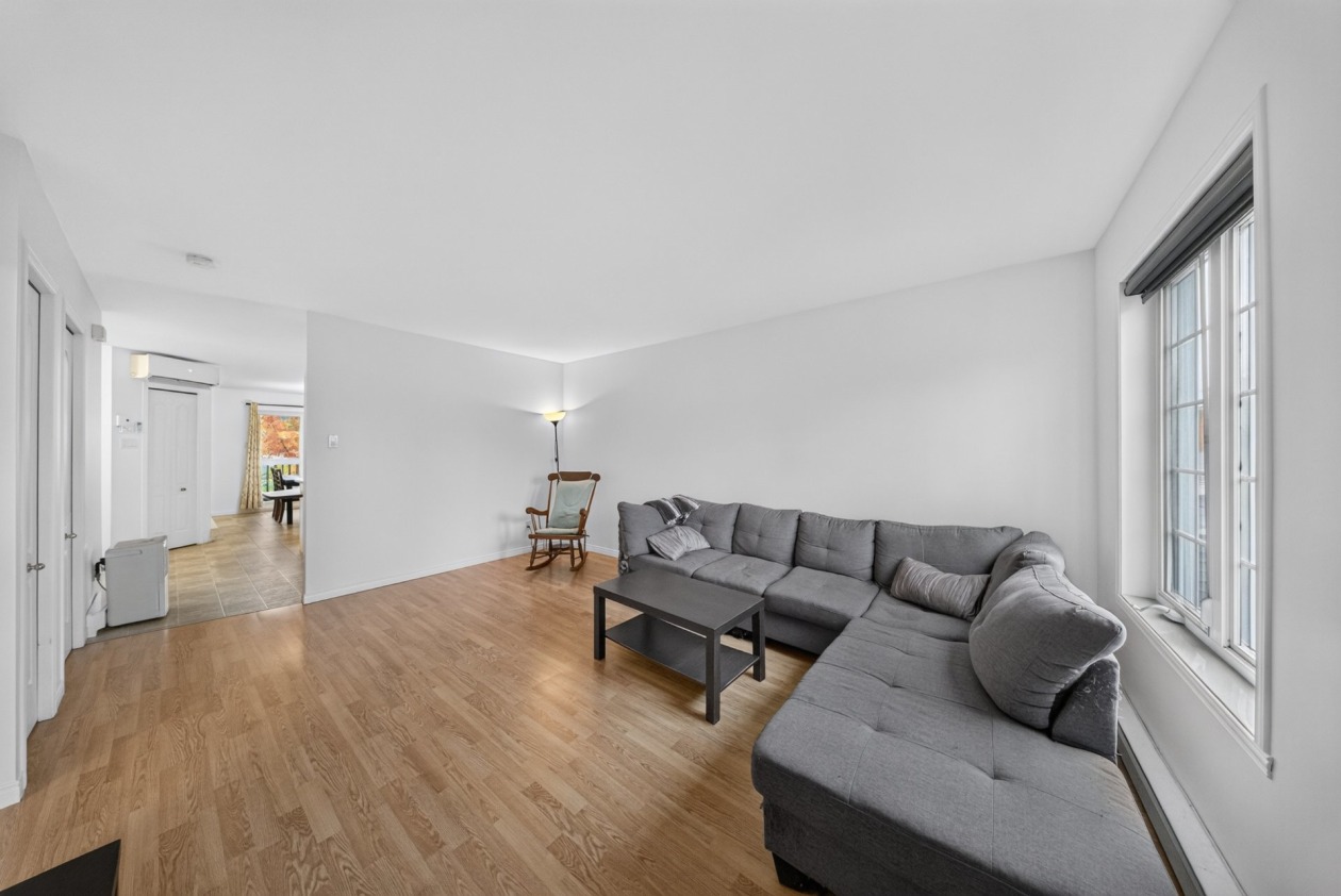 Salon — 436 - 438 Rue Colbert, Sherbrooke