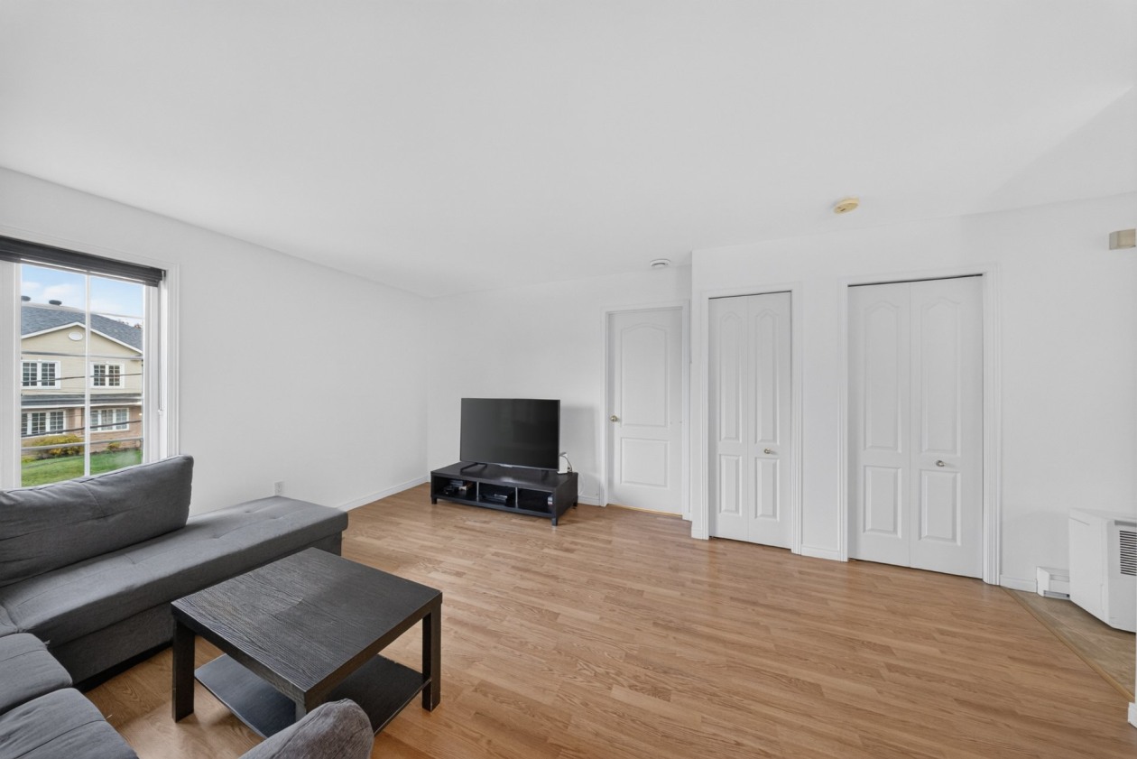 Salon — 436 - 438 Rue Colbert, Sherbrooke