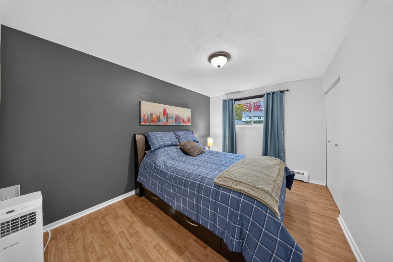 Chambre à coucher — 3086 - 3090 Rue Galt O., Sherbrooke
