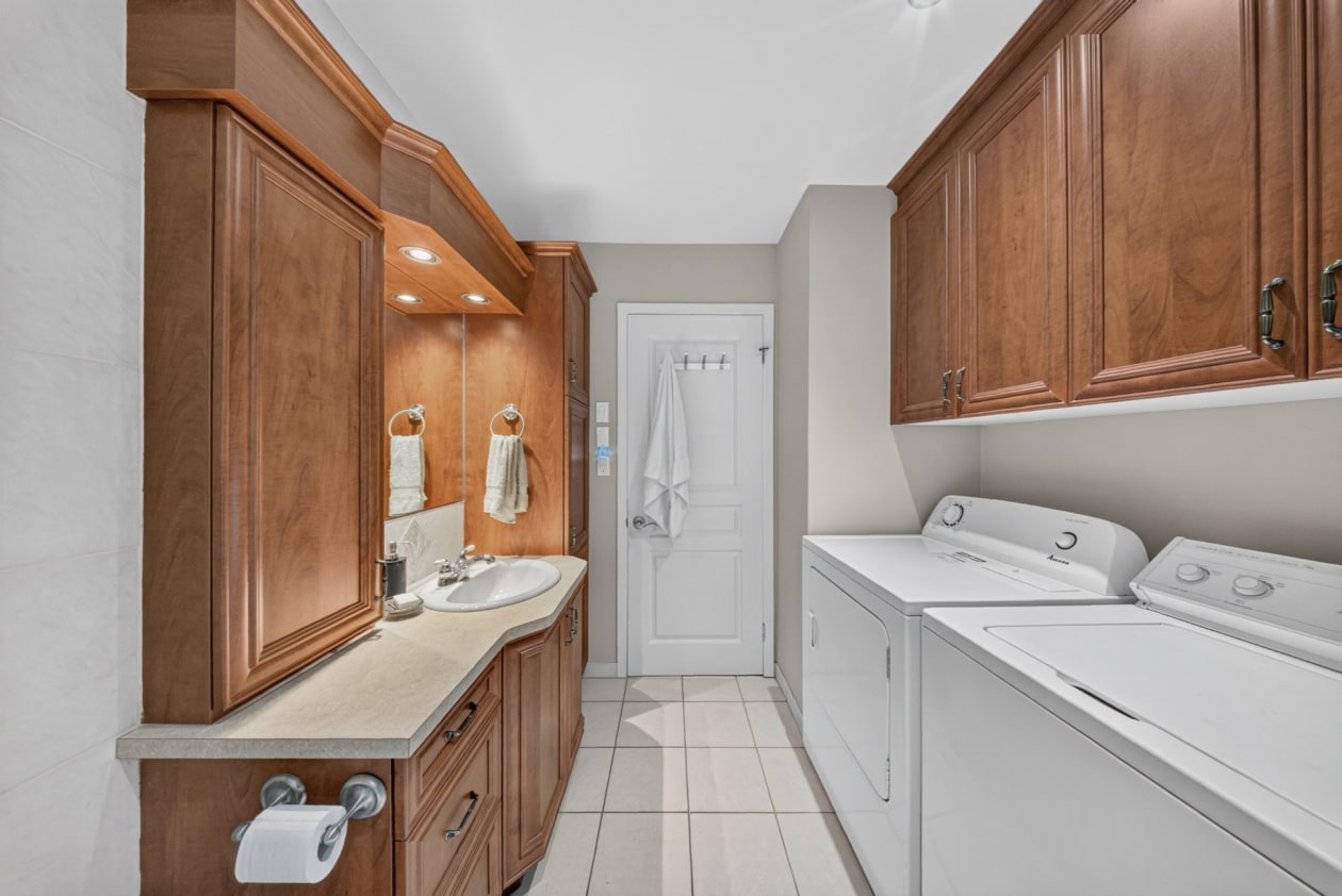 Salle de bains — 3086 - 3090 Rue Galt O., Sherbrooke