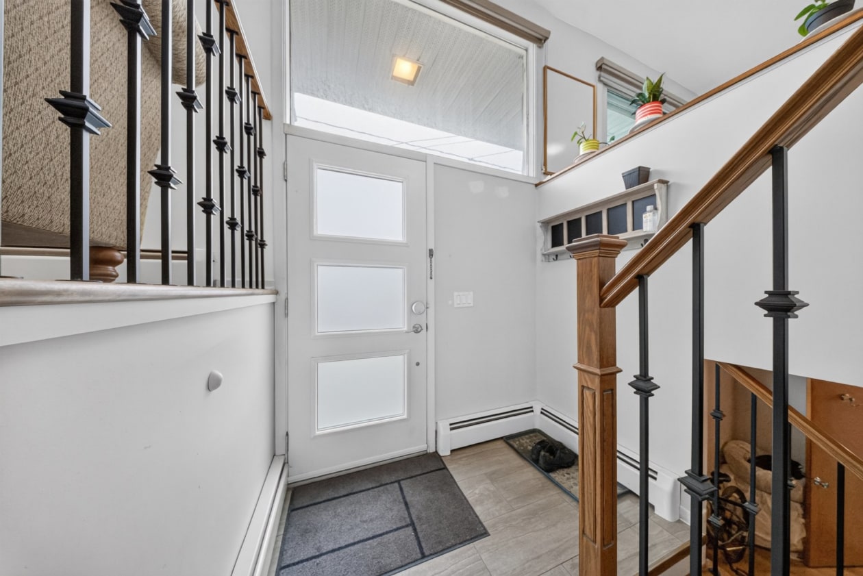 Hall d'entrée — 3086 - 3090 Rue Galt O., Sherbrooke