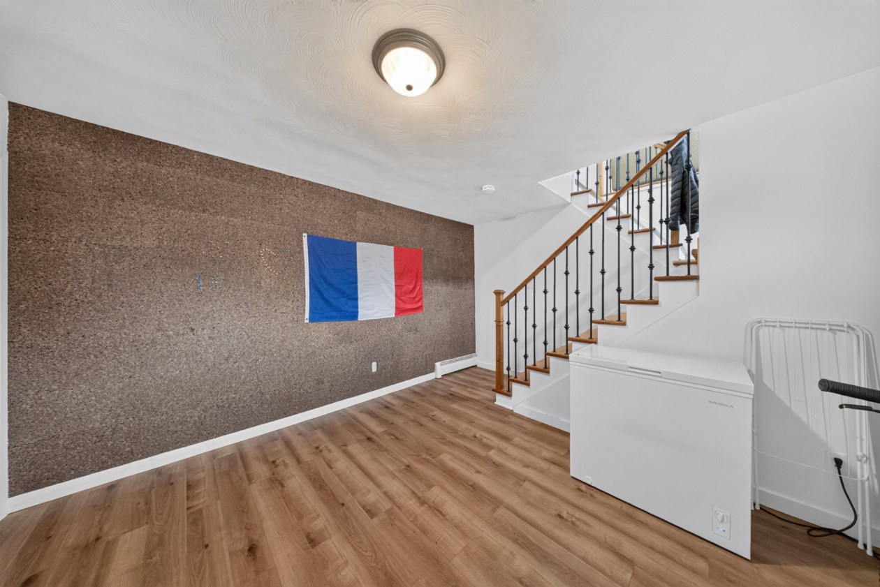 Salle familiale — 3086 - 3090 Rue Galt O., Sherbrooke