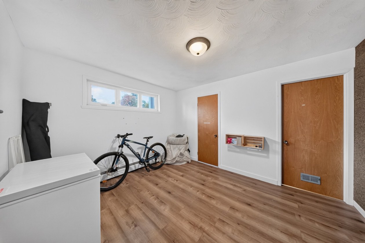 Salle familiale — 3086 - 3090 Rue Galt O., Sherbrooke