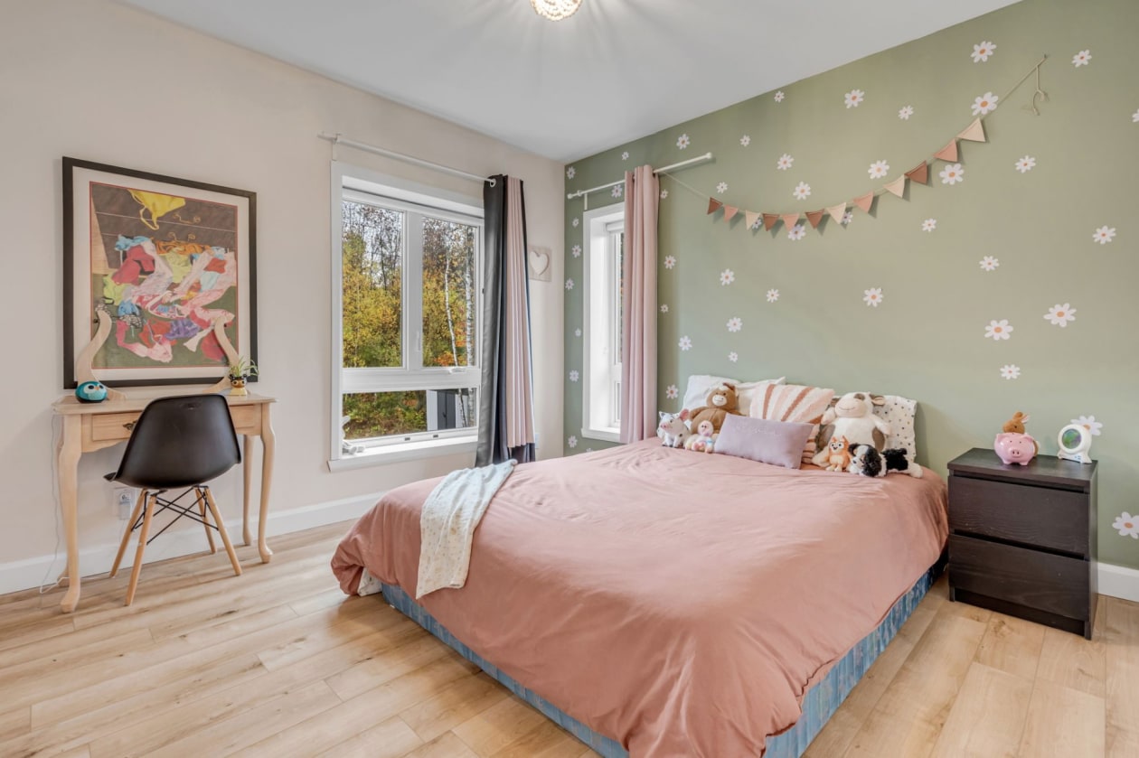 Chambre à coucher — 235 Rue Griffin, Shannon