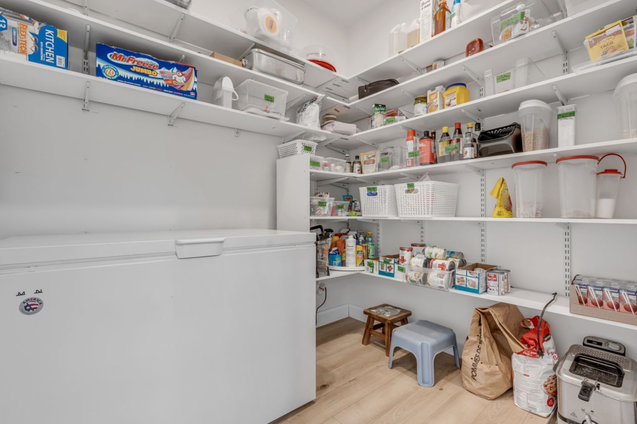 Rangement — 235 Rue Griffin, Shannon
