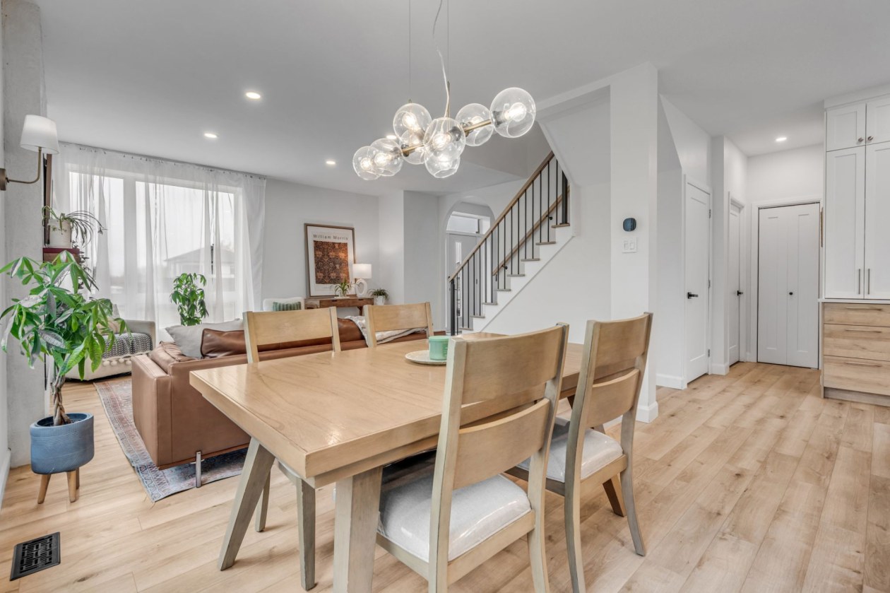 Salle à manger — 235 Rue Griffin, Shannon