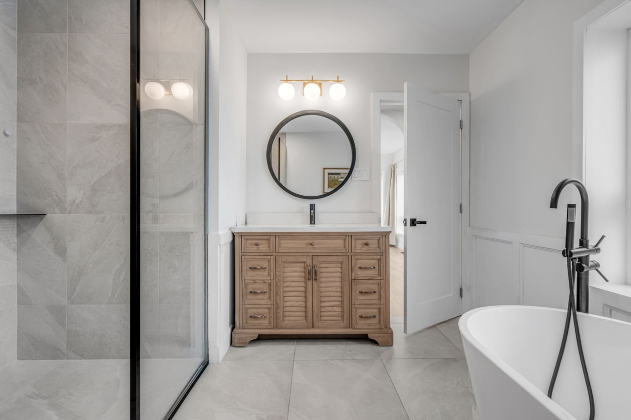 Salle de bains — 235 Rue Griffin, Shannon