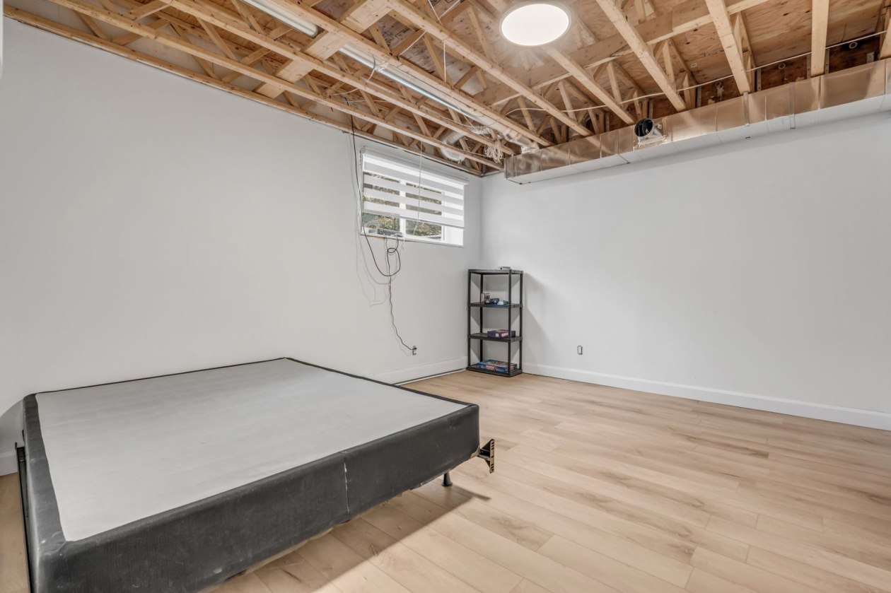 Chambre à coucher — 235 Rue Griffin, Shannon