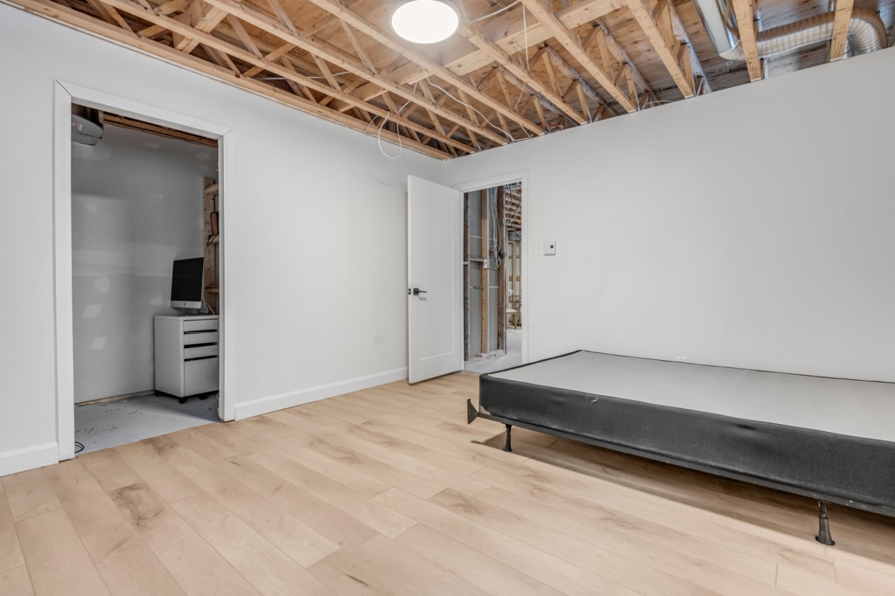 Chambre à coucher — 235 Rue Griffin, Shannon