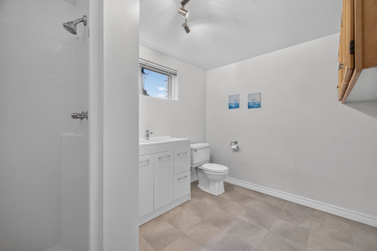 Salle de bains — 436 Rue des Fauvettes, Rimouski