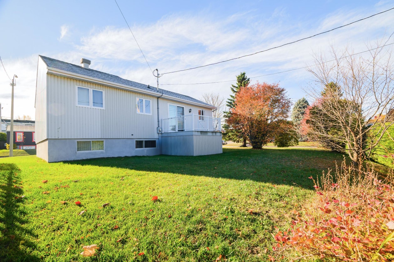 Cour — 436 Rue des Fauvettes, Rimouski