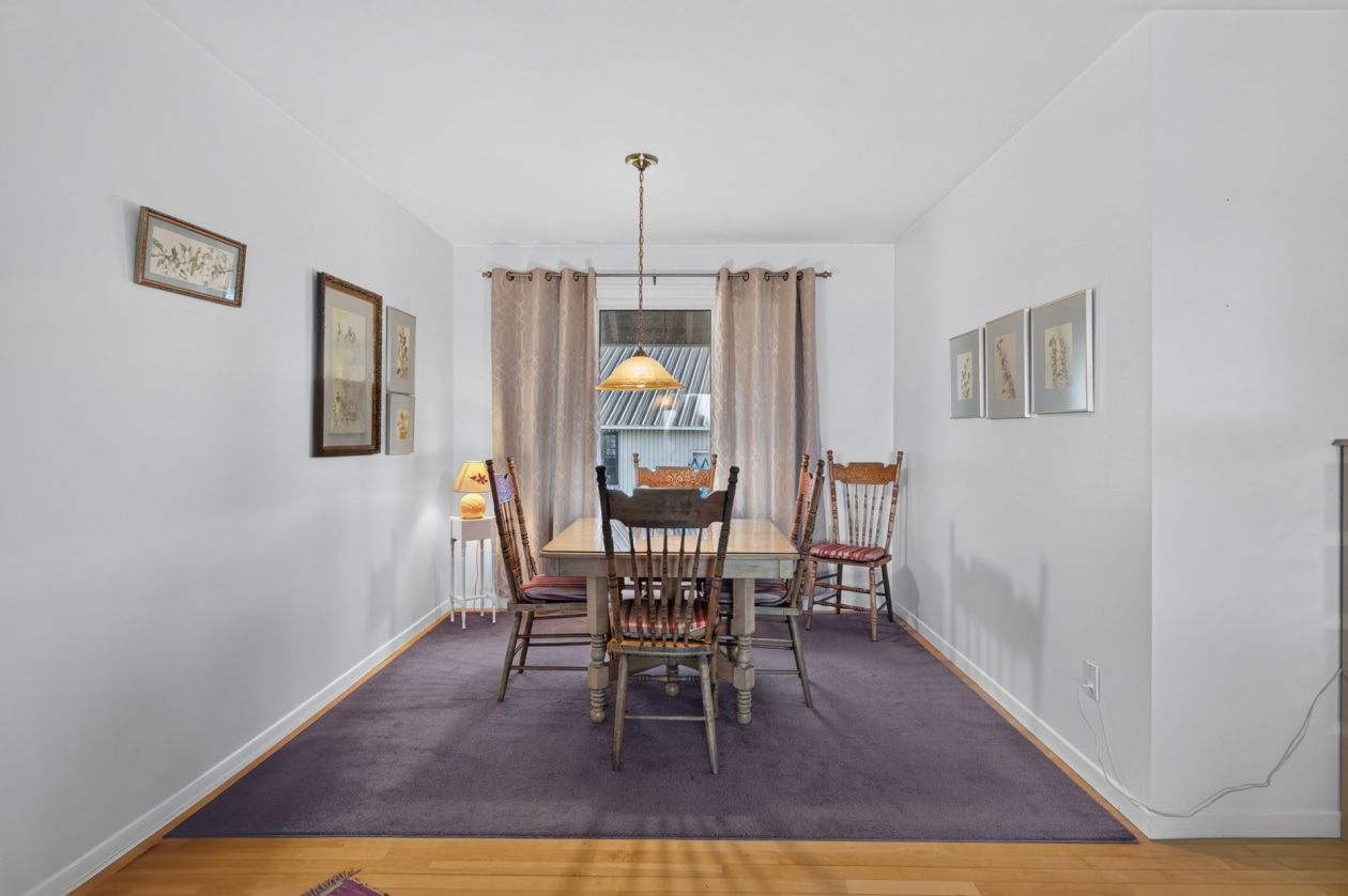 Salle à manger — 229 Route 132 O., Sainte-Luce