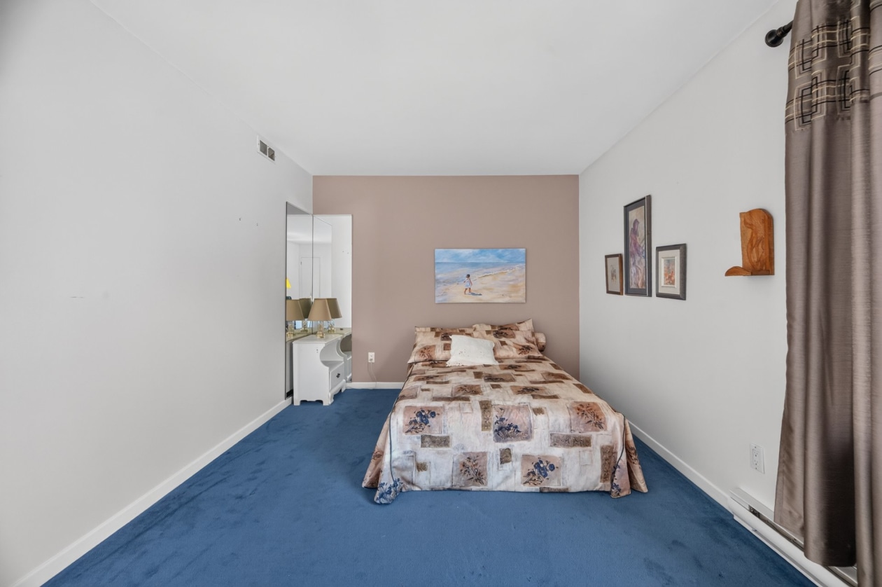 Chambre à coucher — 229 Route 132 O., Sainte-Luce