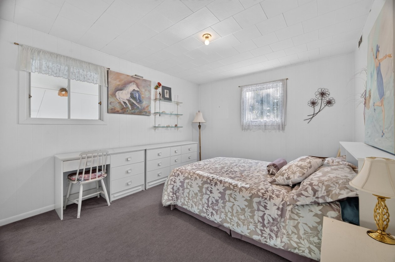 Chambre à coucher — 229 Route 132 O., Sainte-Luce