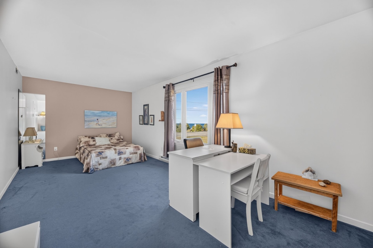 Chambre à coucher — 229 Route 132 O., Sainte-Luce