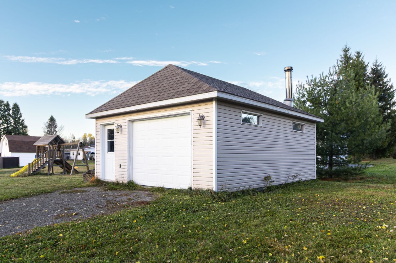 Garage — 21 Rue de l'Orge, Rimouski