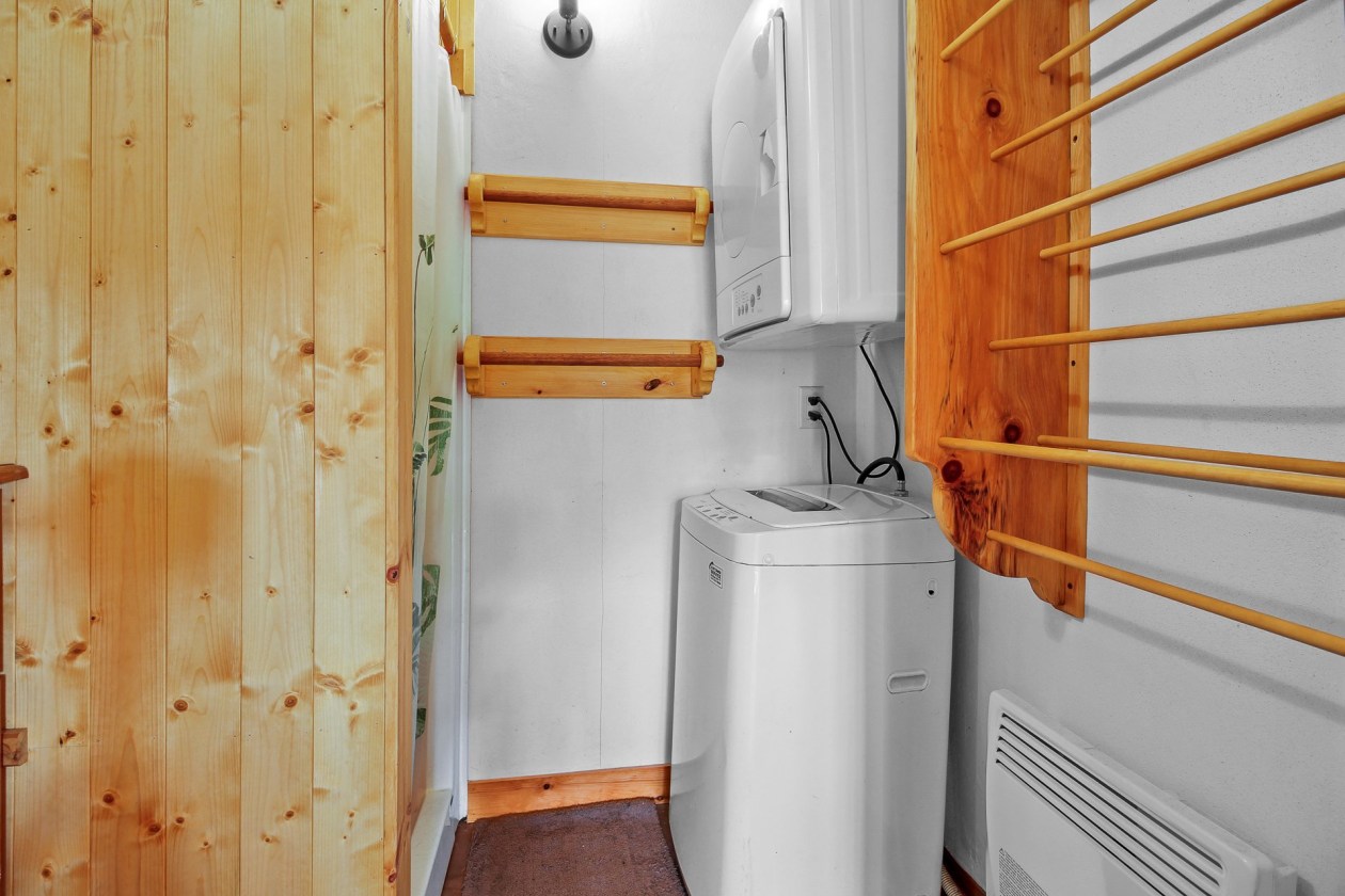 Salle de bains — 388 Vieux-Chemin, Saint-Félix-d'Otis