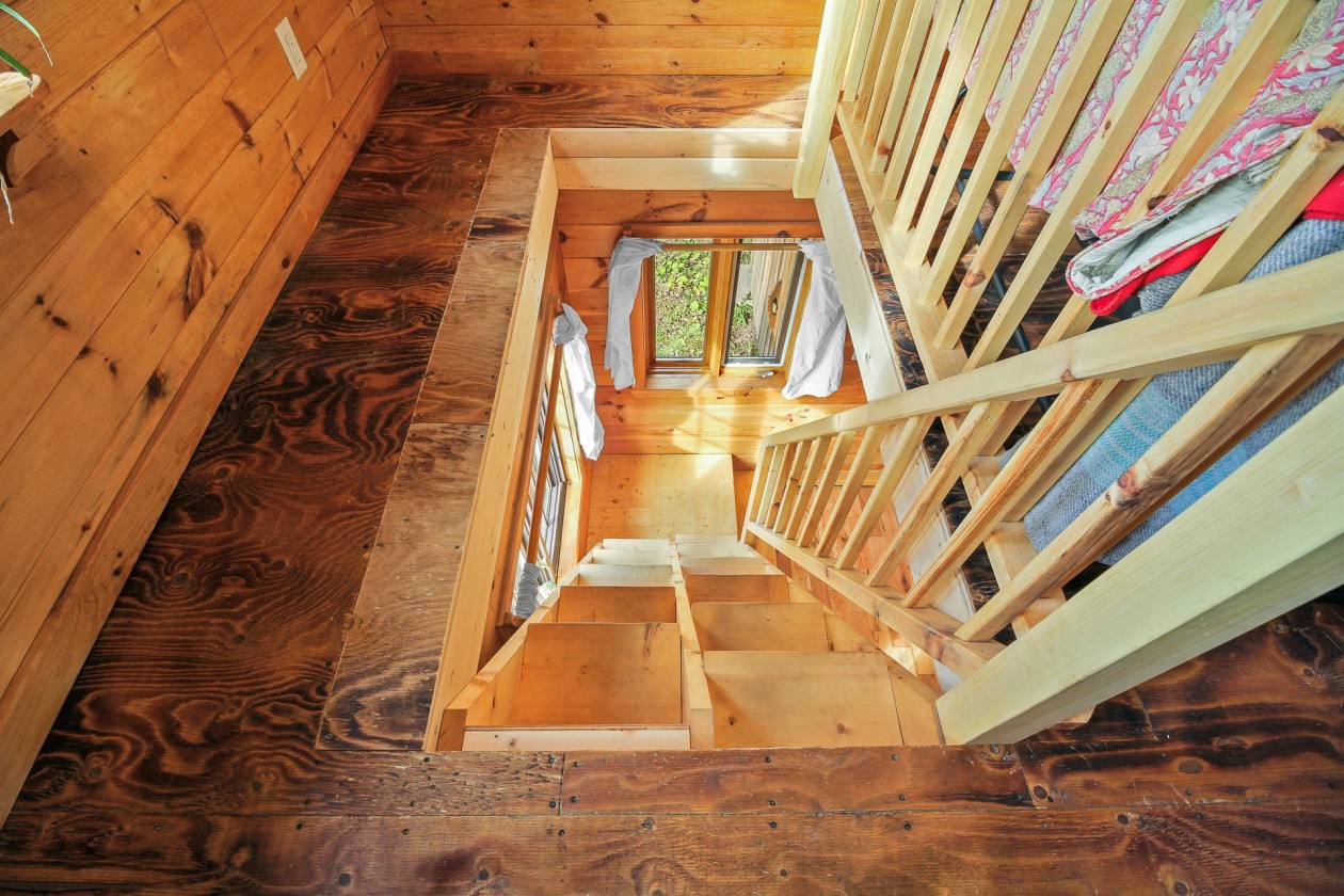 Escalier — 388 Vieux-Chemin, Saint-Félix-d'Otis