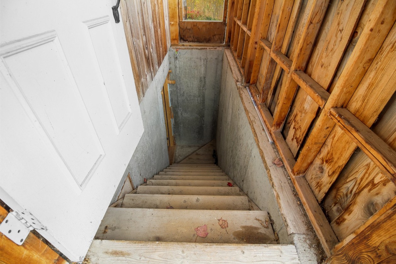 Escalier — 388 Vieux-Chemin, Saint-Félix-d'Otis