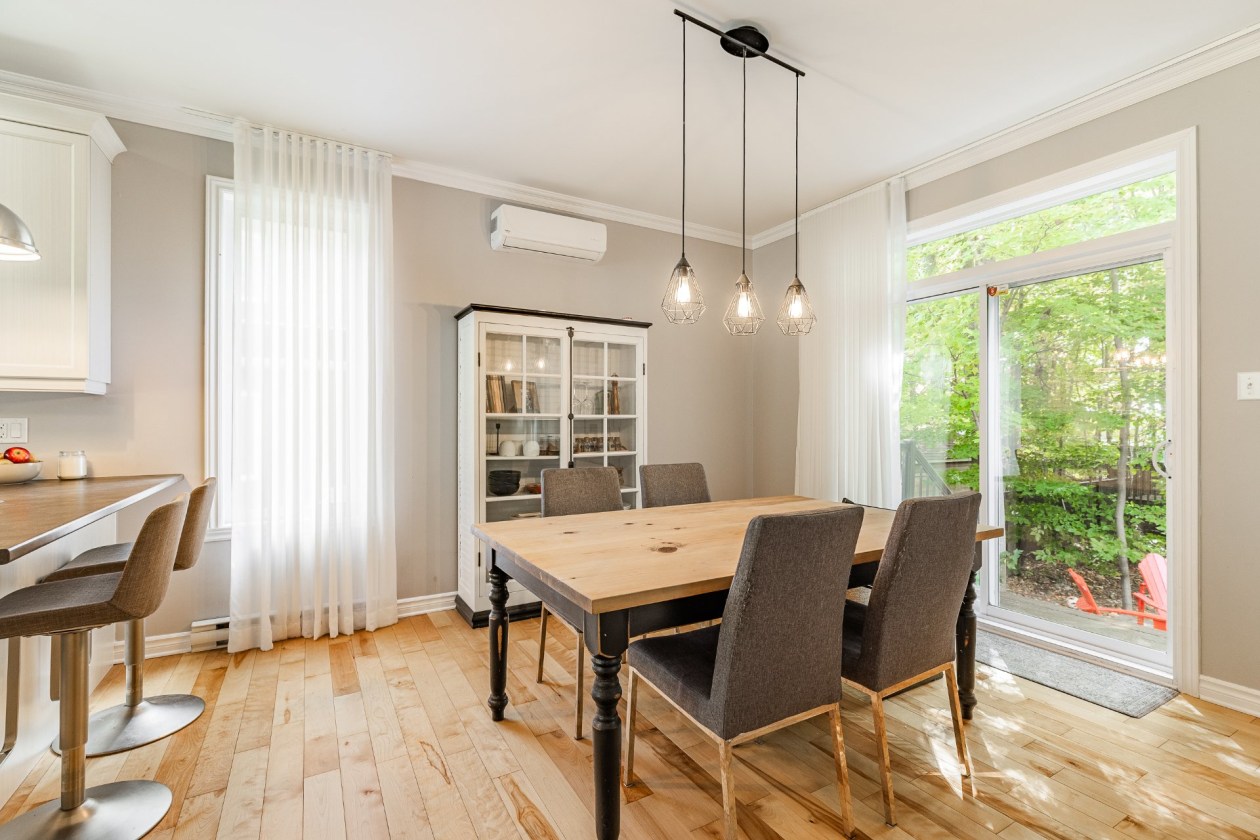 Salle à manger — 3395 Rue des Hêtres, Sainte-Marie-Madeleine
