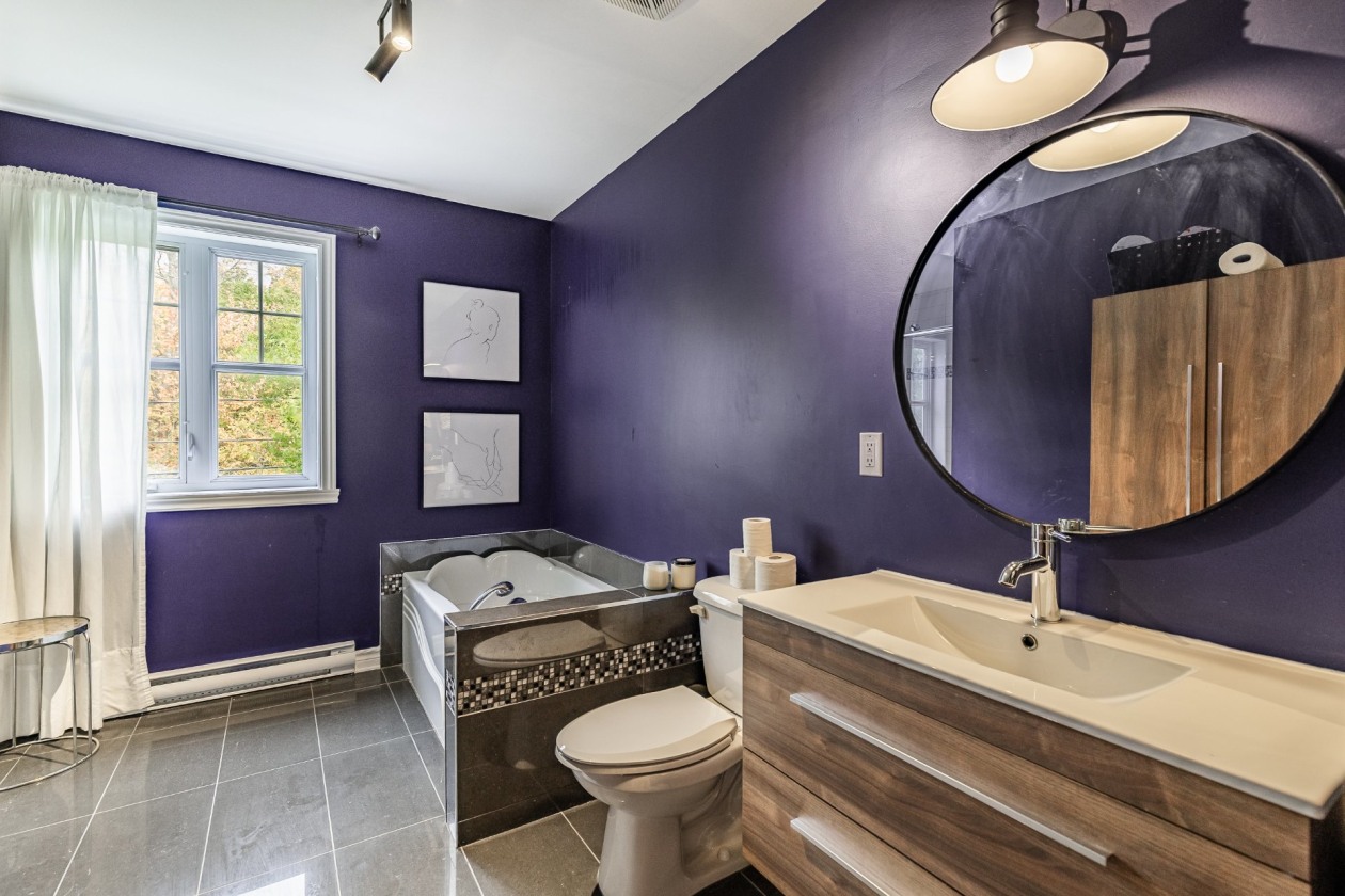 Salle de bains — 3395 Rue des Hêtres, Sainte-Marie-Madeleine