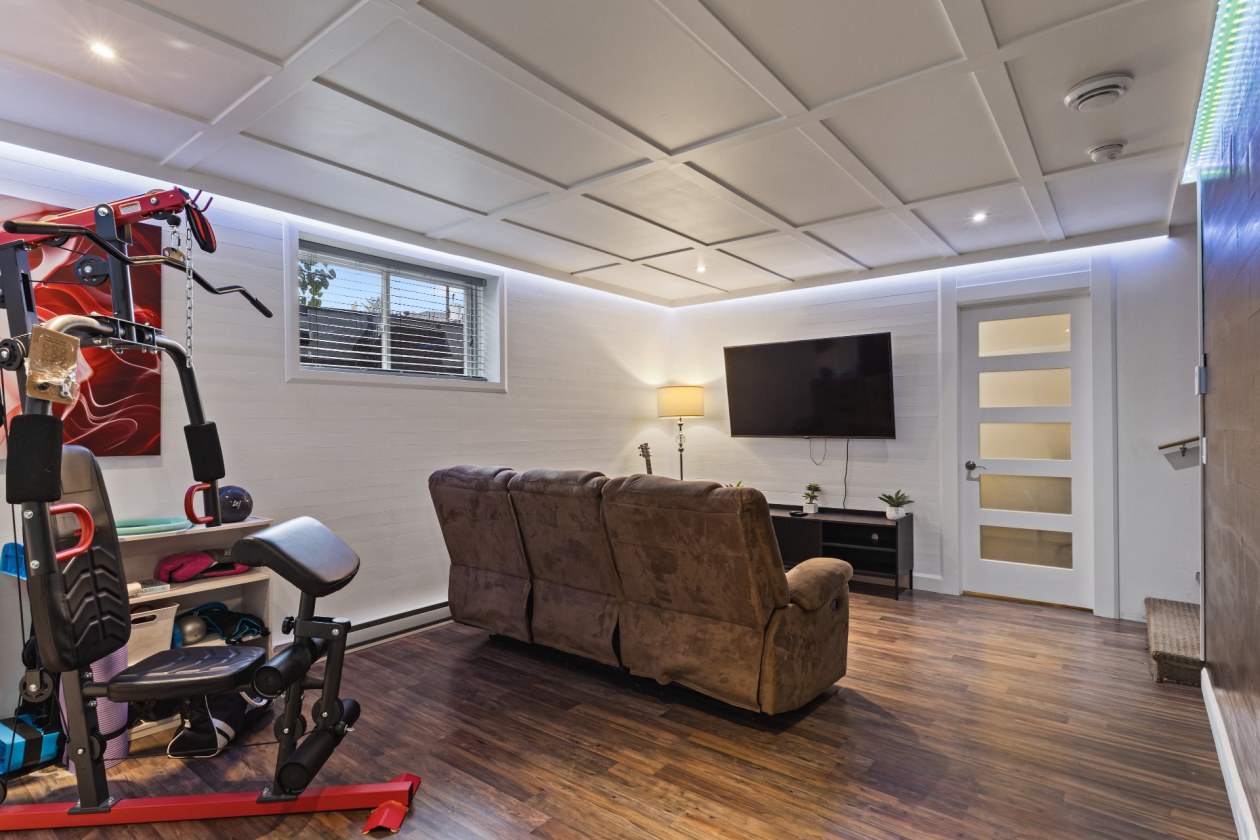 Salon — 5144 Rue Albani, Sherbrooke